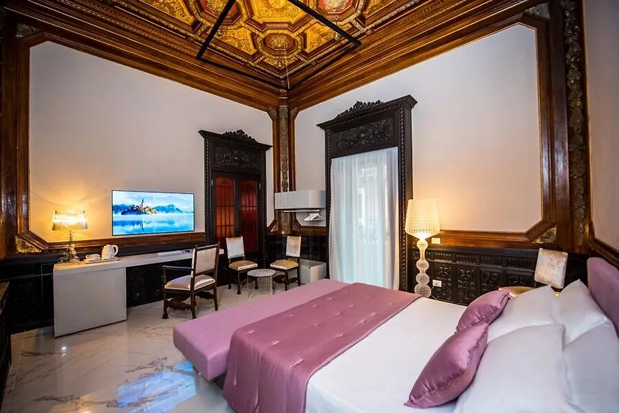 Hotel Palazzo Marletta. Aeroporto di Catania Fontana Rossa Italia